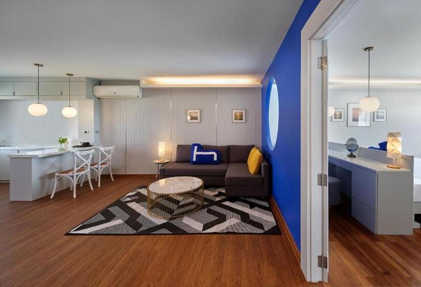 سوییت با چشم‌انداز دریا, Homm Bliss Southbeach Patong