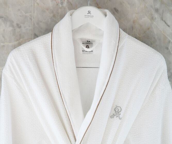 Premium Room City View, The St. Regis Shanghai Jingan