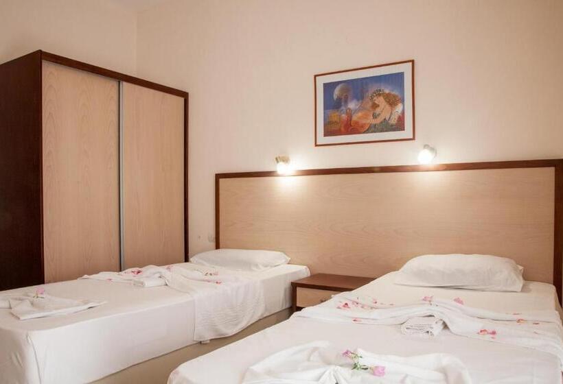 Апартаменты 1 Спальня Вид на Сад, Ekavi Apartments