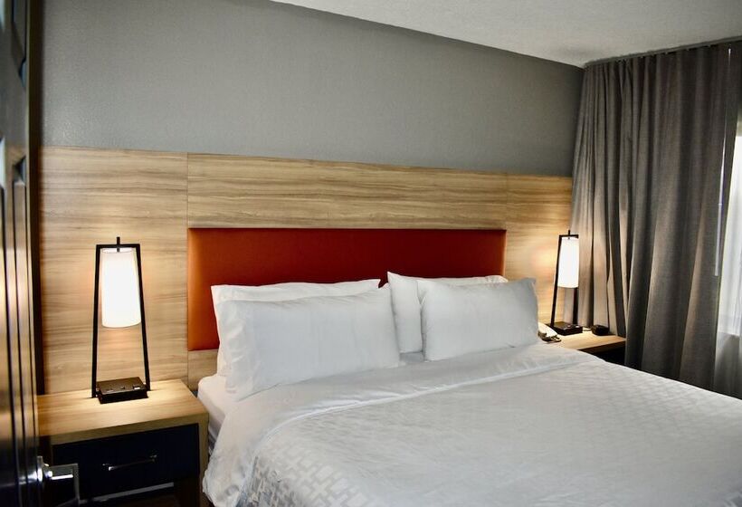 Suite, Candlewood Suites Indianapolis Downtown Medical District, An Ihg