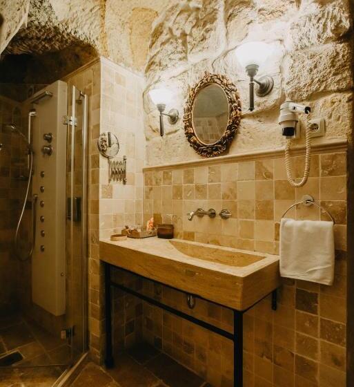 Номер Deluxe, Meleklerevi Cave