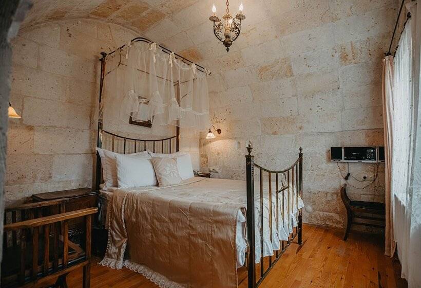Номер Deluxe, Meleklerevi Cave