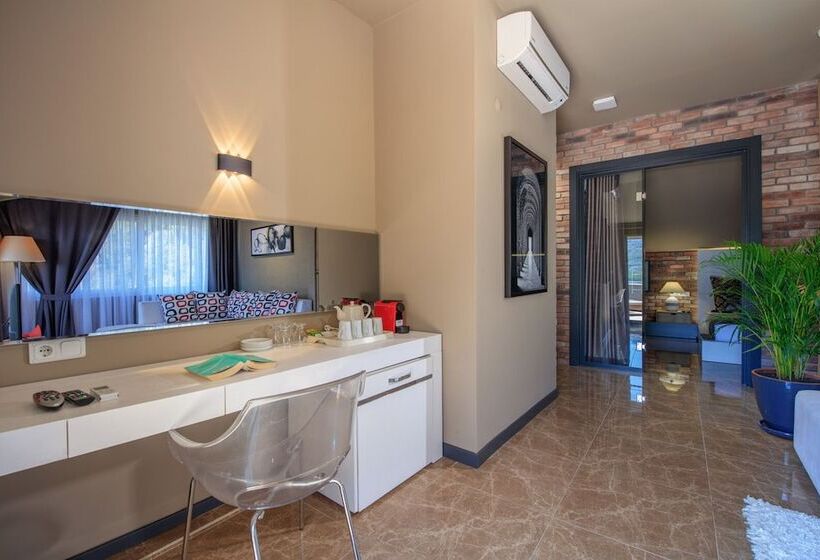 סוויטה משפחתית, Morina Deluxe