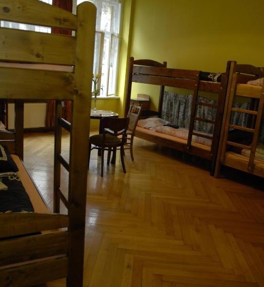 Кровать в Общей Комнате, Hostel, Pokoje Gościnne Mleczarnia   Ozonowane