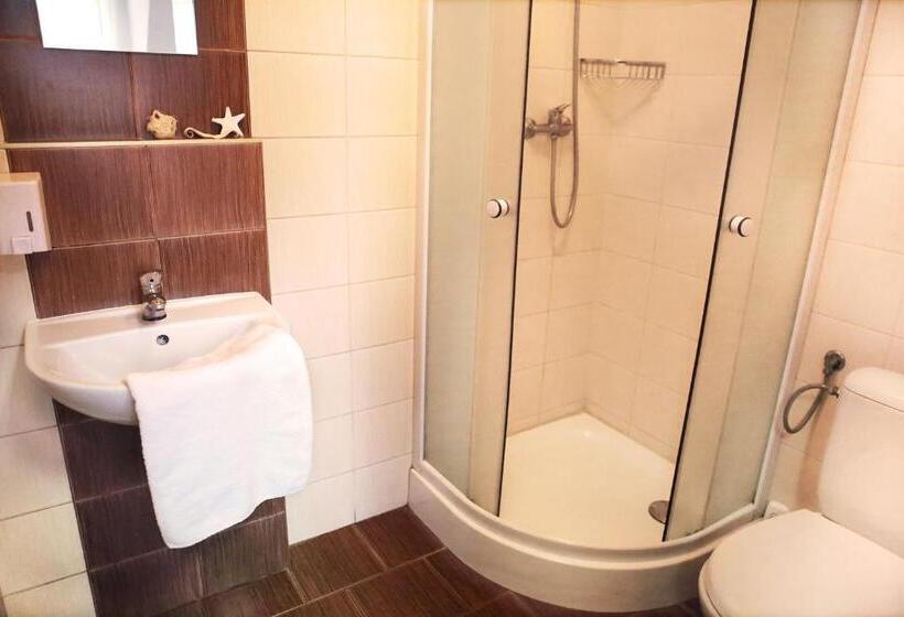 غرفة قياسية, Royal Hostel