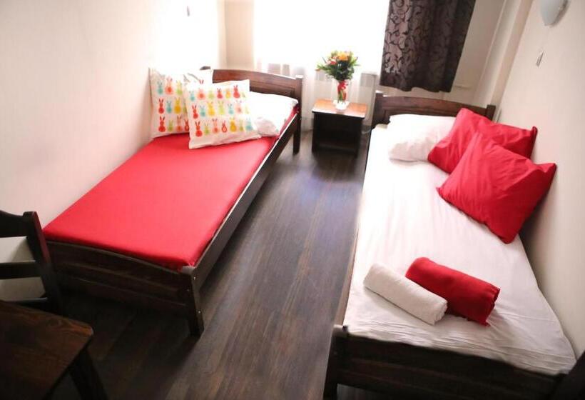 غرفة قياسية, Royal Hostel