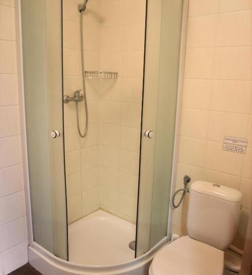 سرير فى غرفة مشتركه, Royal Hostel