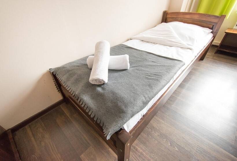 غرفة قياسية فردية, Royal Hostel