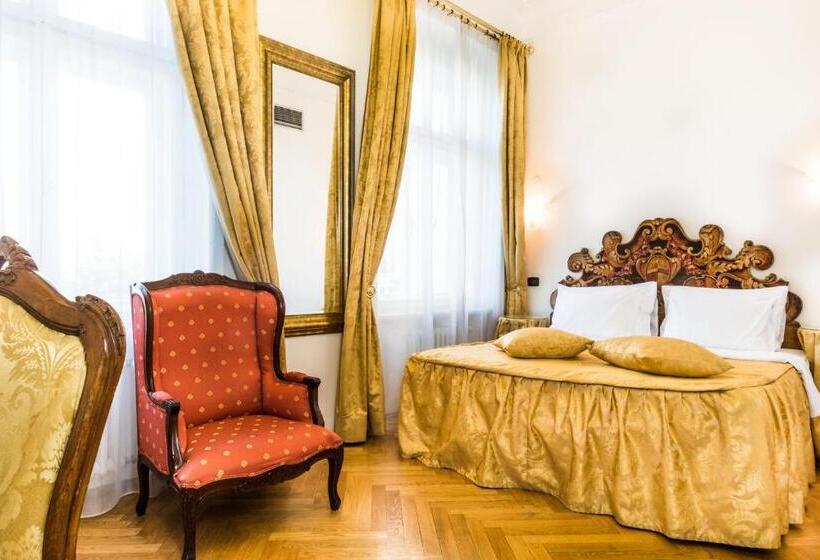 اتاق استاندارد, Charles Bridge Palace