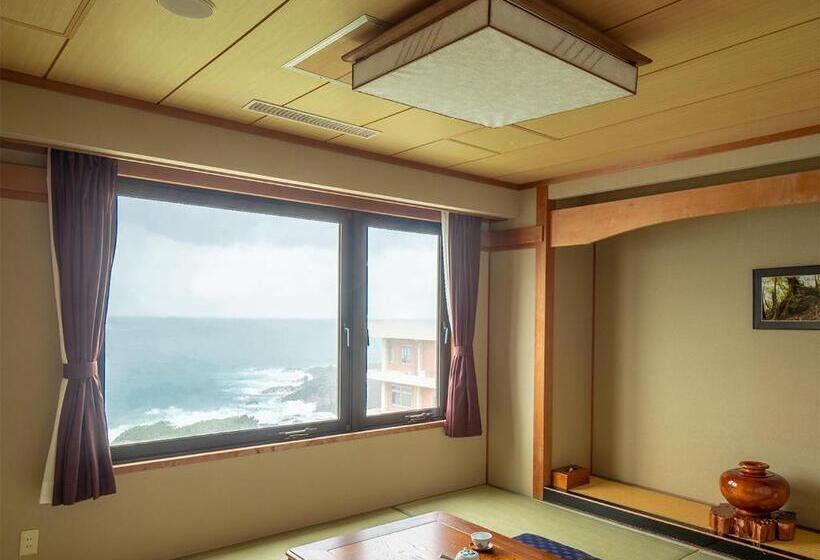חדר משפחתי נוף לים, The Hotel Yakushima Ocean & Forest