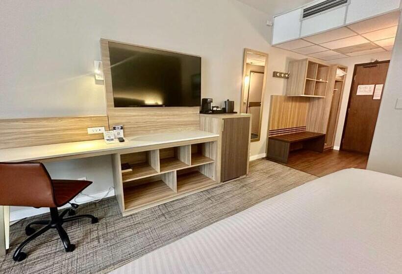 Номер Стандарт Кровать Кинг Адаптированный для Инвалидов, Chateau Big Bear Boutique Hotel, Bw Signature Collection