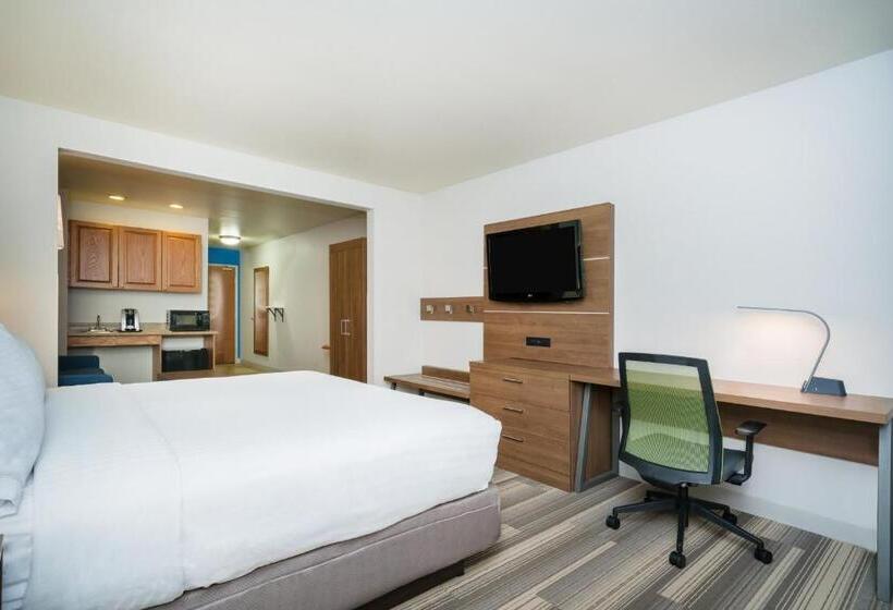 סוויטה מותאמת לאדם עם מוגבלויות, Holiday Inn Express & Suites Rocky Mount Smith Mountain Lake, An Ihg