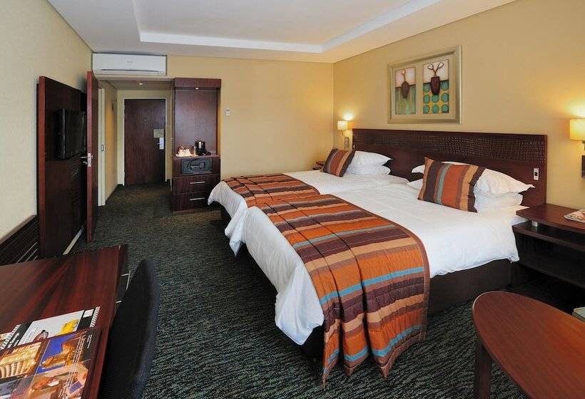 Номер Стандарт, City Lodge Hotel Fourways