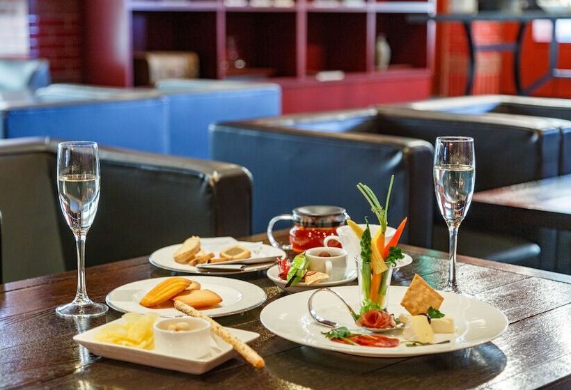 اتاق لوکس با چشم‌انداز دریا, Premier Hotel Mojiko