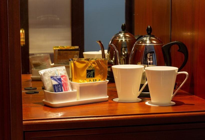 سوئیت جونیور پریمیوم, Premier Hotel Mojiko