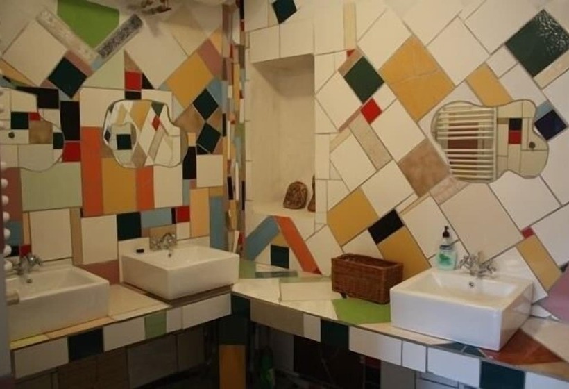 Кровать в Общей Комнате, El Hostel