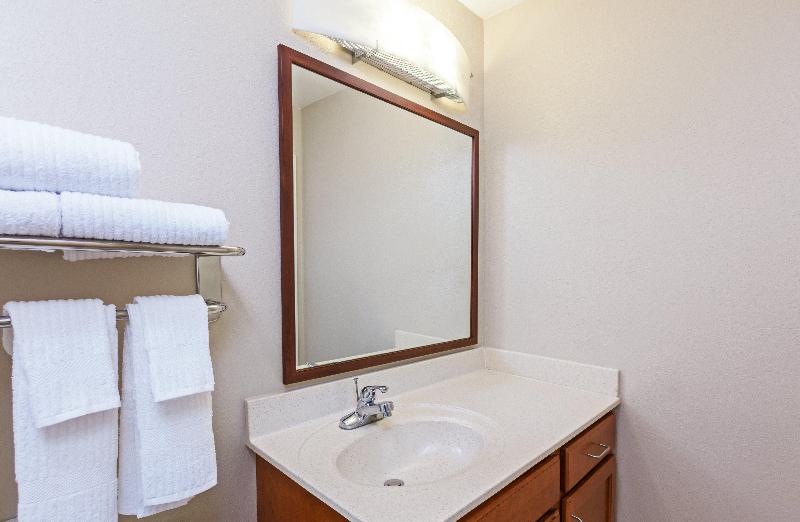 Люкс Кровать Кинг, Candlewood Suites Owasso, An Ihg