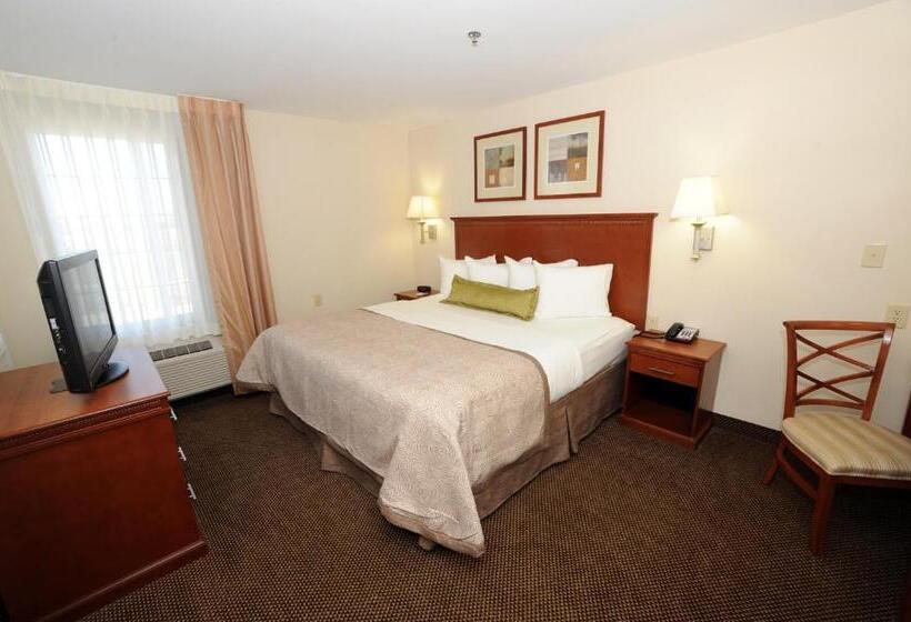 Люкс Кровать Кинг, Candlewood Suites Radcliff   Fort Knox, An Ihg