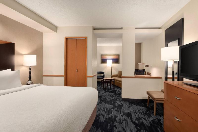 Люкс Кровать Кинг, Fairfield Inn & Suites By Marriott Tupelo