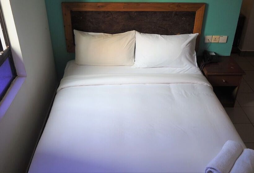 اتاق لوکس سه تخته, Leo Palace Hotel