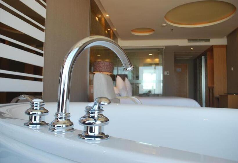 Номер Superior Вид на Море, The Brigh Radiance Hotel Weihai