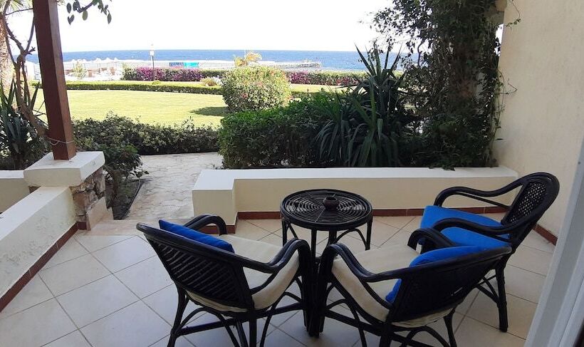 اتاق خانوادگی با چشم‌انداز دریا, Concorde Moreen Beach Resort