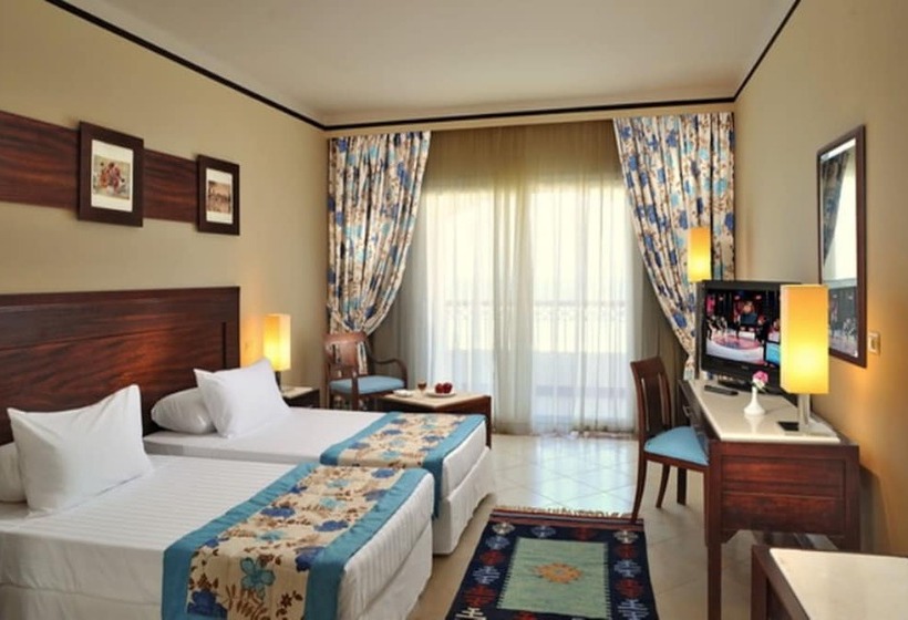 اتاق سوپریور با چشم‌انداز باغ, Concorde Moreen Beach Resort