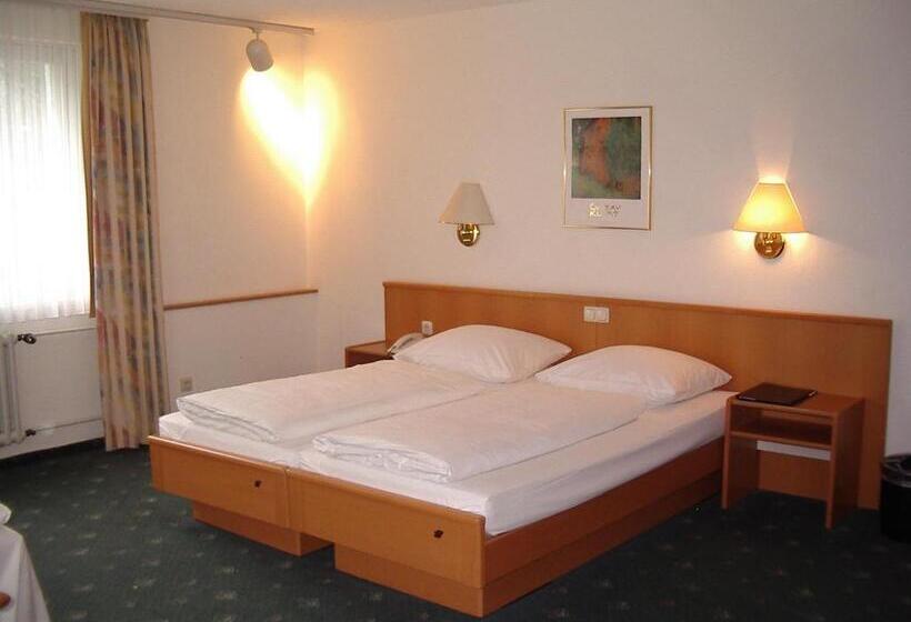 Номер Стандарт Трехместный, Bitburg