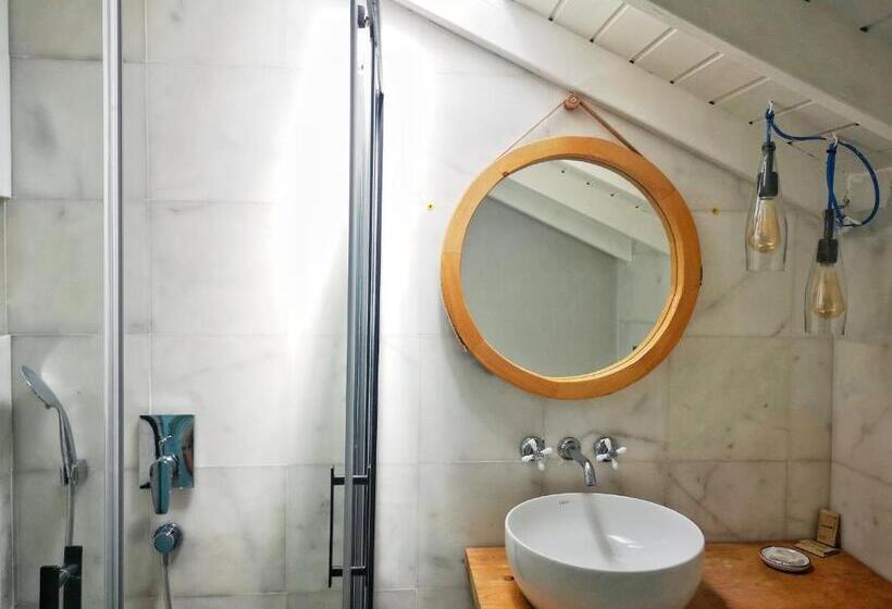 Пентхаус, Yonca Lodge
