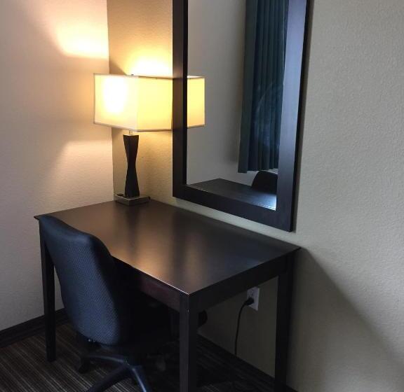 Family Suite, Super 8 By Wyndham Brenham Tx