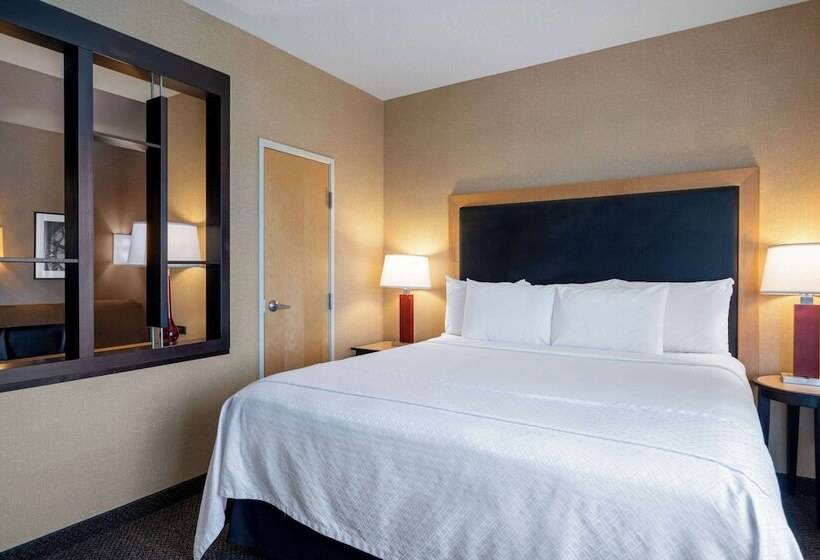 Люкс Deluxe 2 Спальни, Wyndham Noblesville