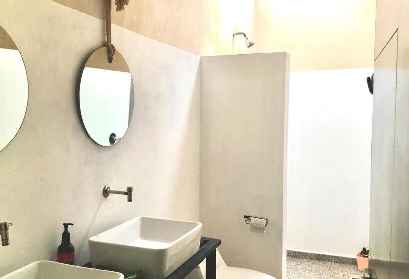 家族用バンガロー, Camp Akumal   Hosted Family Bungalows