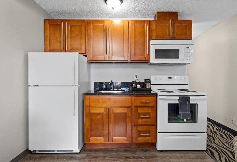 Люкс, Astoria Rivershore Motel