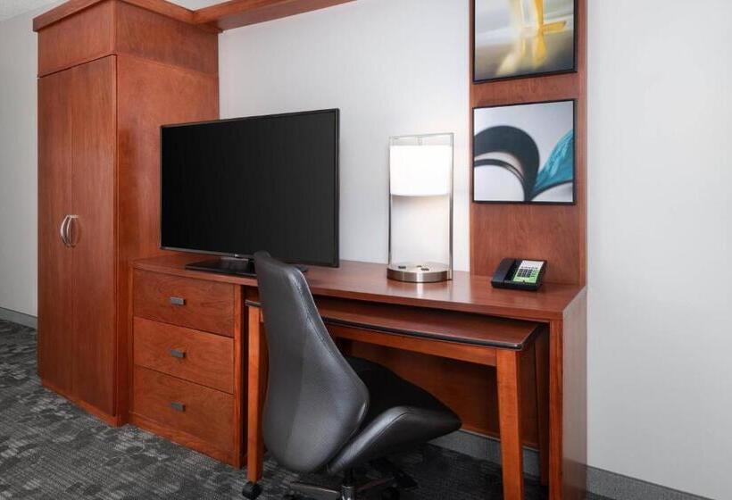 带大床的套房, Courtyard By Marriott Pittsburgh Washington Meadow Lands