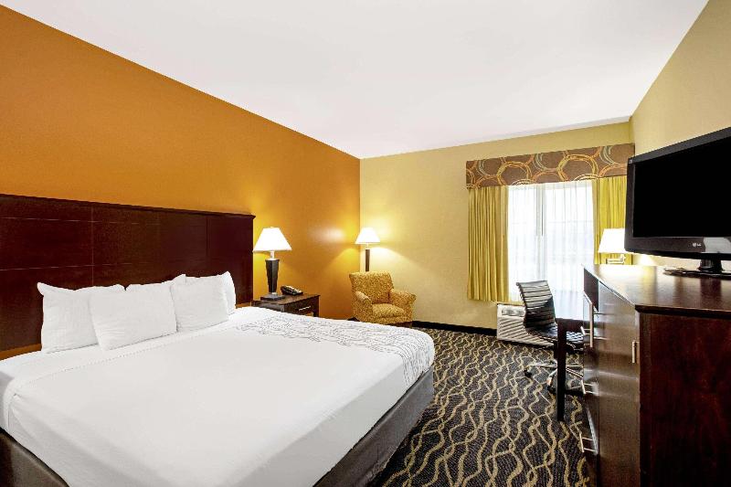 キングサイズベッドのデラックスルーム, La Quinta By Wyndham Tulsa Airport / Expo Square