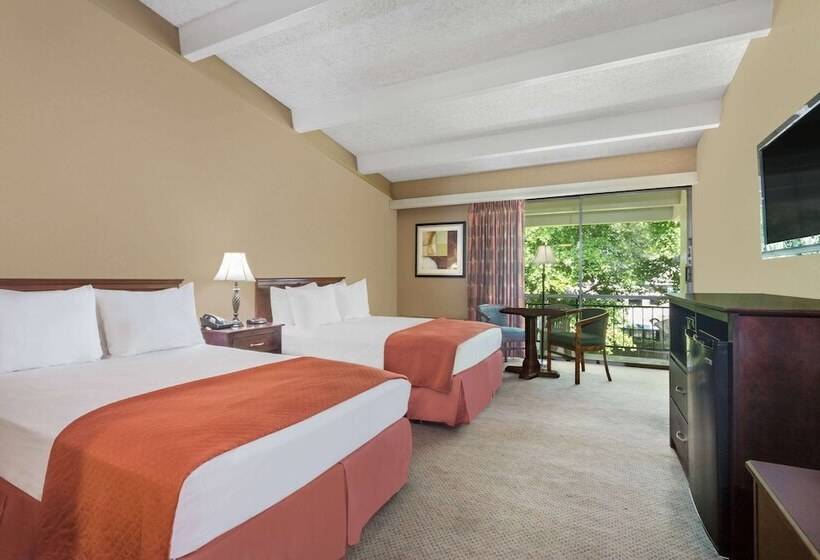 비즈니스룸, Travelodge By Wyndham Lakeland