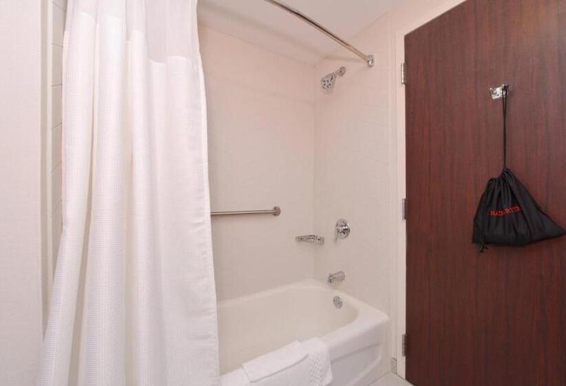 Номер Стандарт, Fairfield Inn & Suites By Marriott Pittsburgh New Stanton