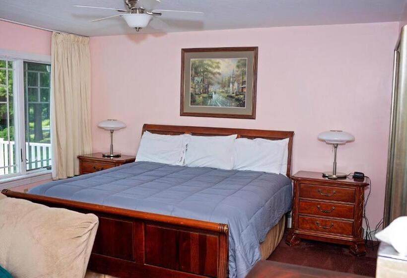 Люкс Кровать Кинг, Longhouse Manor B&b