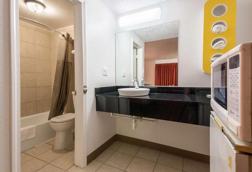 장애인을 위한 스탠다드 룸, Motel 6schenectady, Ny
