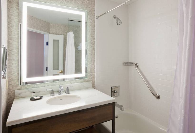 Номер Клуб, Sheraton St. Paul Woodbury