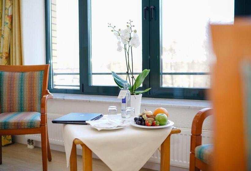 Classic room with balcony, Seehotel Berlin Rangsdorf