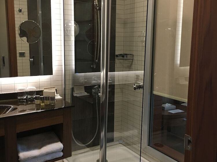 Superior Room Sea View, Cevahir Hotel Istanbul Asia