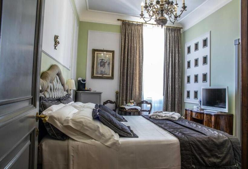 سوئیت با وان آب گرم, Stanze Del David Place