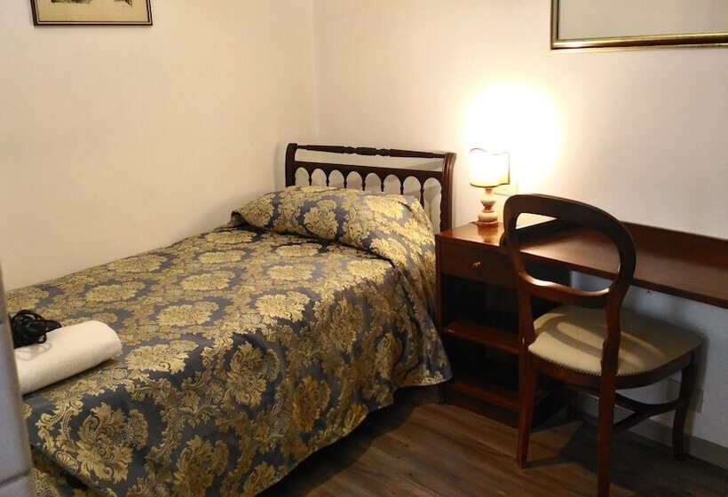 اتاق استاندارد یک تخته با سرویس بهداشتی مشترک, Albergo Casa Peron