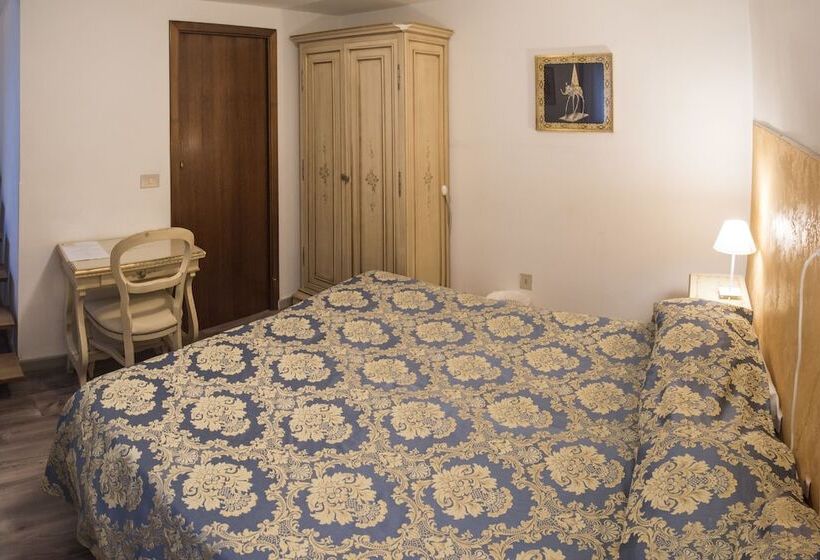 Quarto Triplo Standard Casa de Banho Partilhada, Albergo Casa Peron
