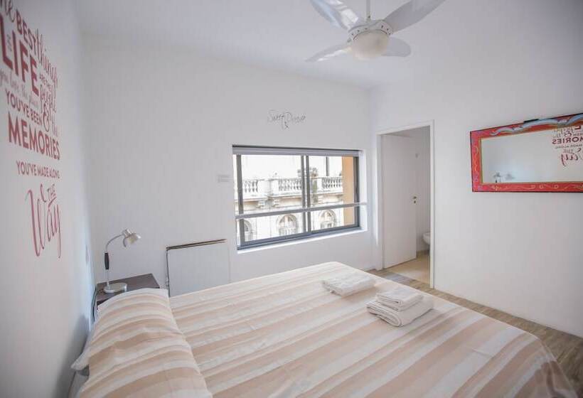 اتاق استاندارد, Ba Stop Hotel House