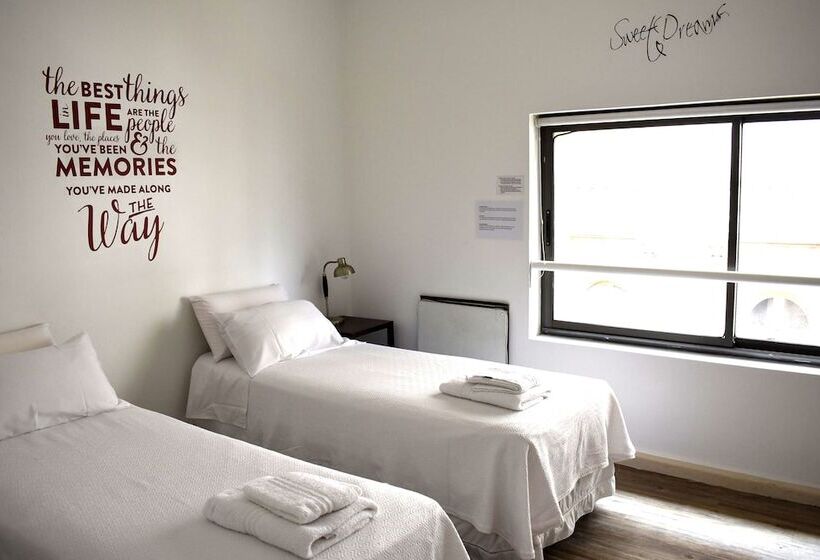 اتاق استاندارد, Ba Stop Hotel House