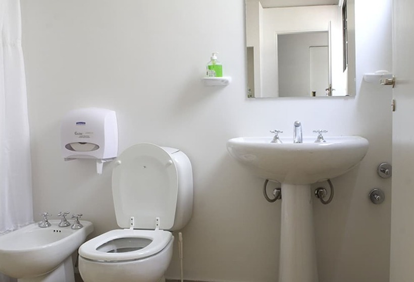 اتاق استاندارد چهارنفره با سرویس بهداشتی مشترک, Ba Stop Hotel House
