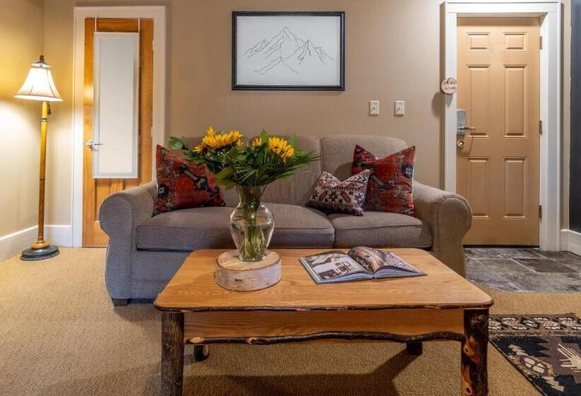 Номер Deluxe Кровать Кинг, The Alpine Lodge