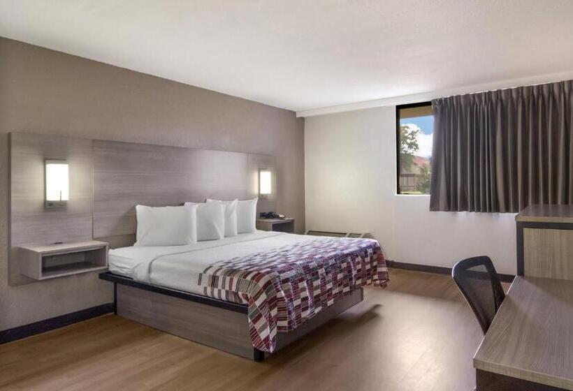 מיטת קינג בסוויטה, Red Roof Inn & Suites Brunswick I95